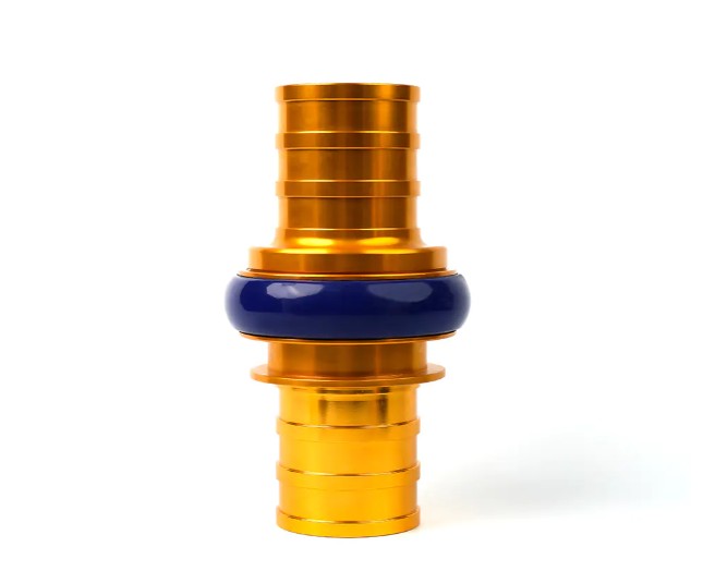 Jak należy połączyć sprzężenie węża pożarowego?