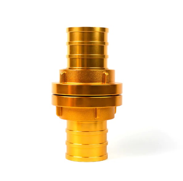 Jaki jest główny cel połączeń węża pożarowego?